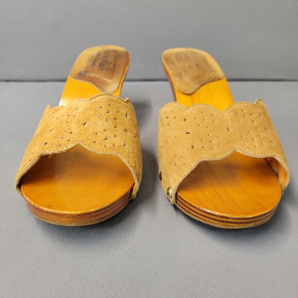 Vintage 70s Town Flair Wooden Sandals Heels Eyelet Womens 8B Tan Suede Shoes - Picture 4 of 15